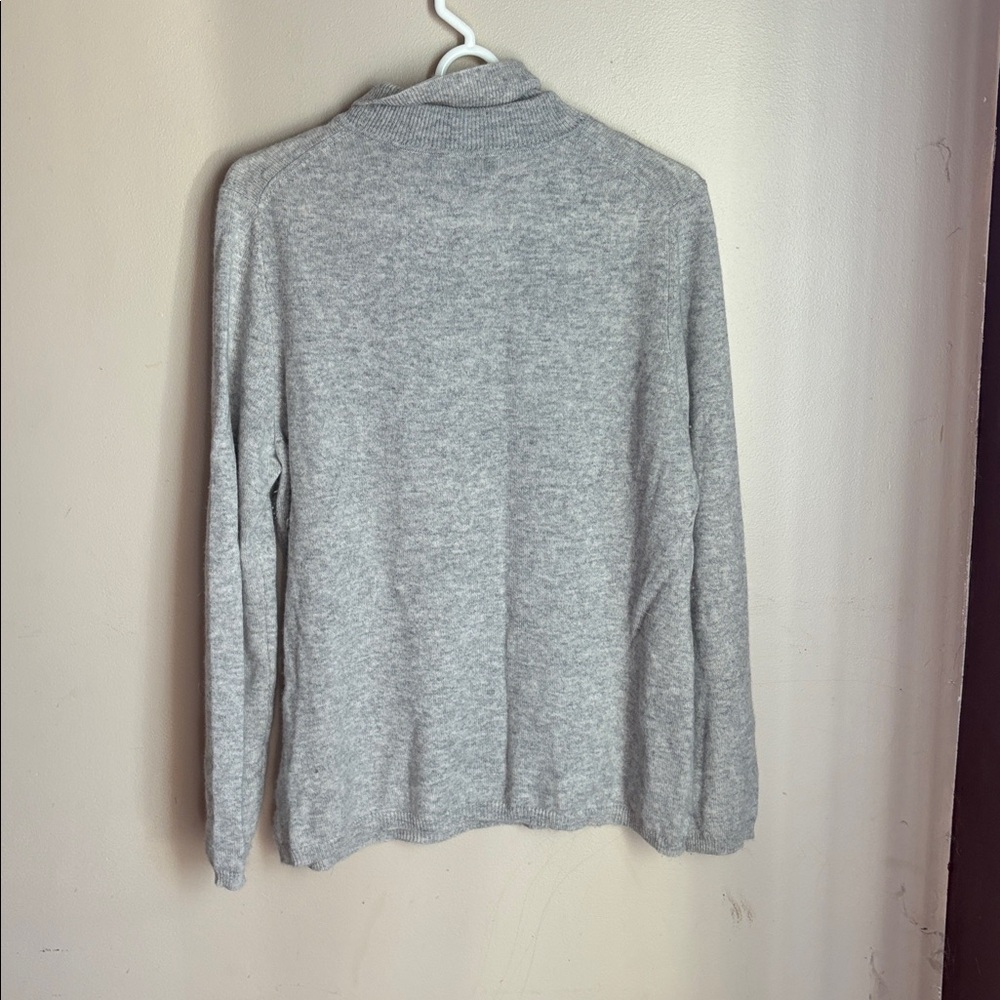 Gray Turtleneck Cashmere Sweater - Picture 3 of 5